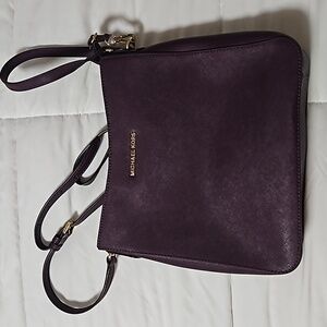 Michael kors crossbody bag